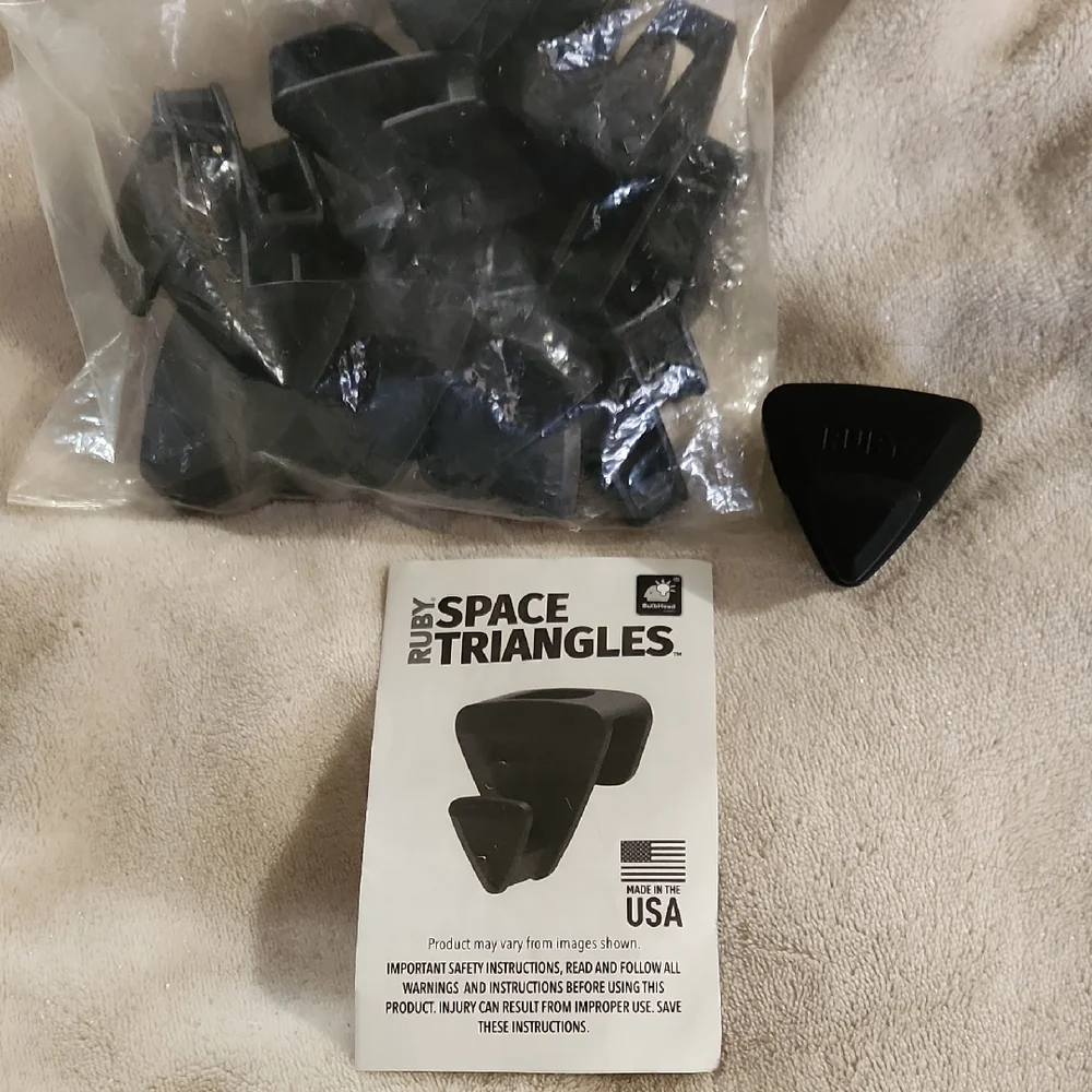Space Triangles Closet Organizers - Black